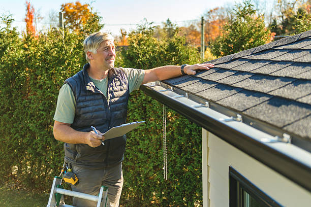 Professional Emergency Roof Repair technician working in Magee, MS